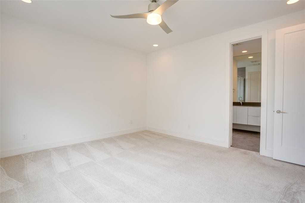 1205 Hyde Ct #1205 - Photo 3 of 39