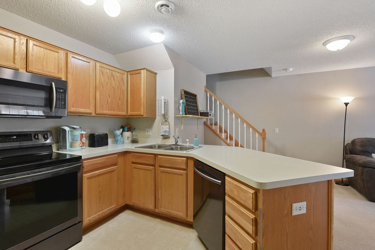 20505 Erin Ct #20505 - Photo 2 of 22