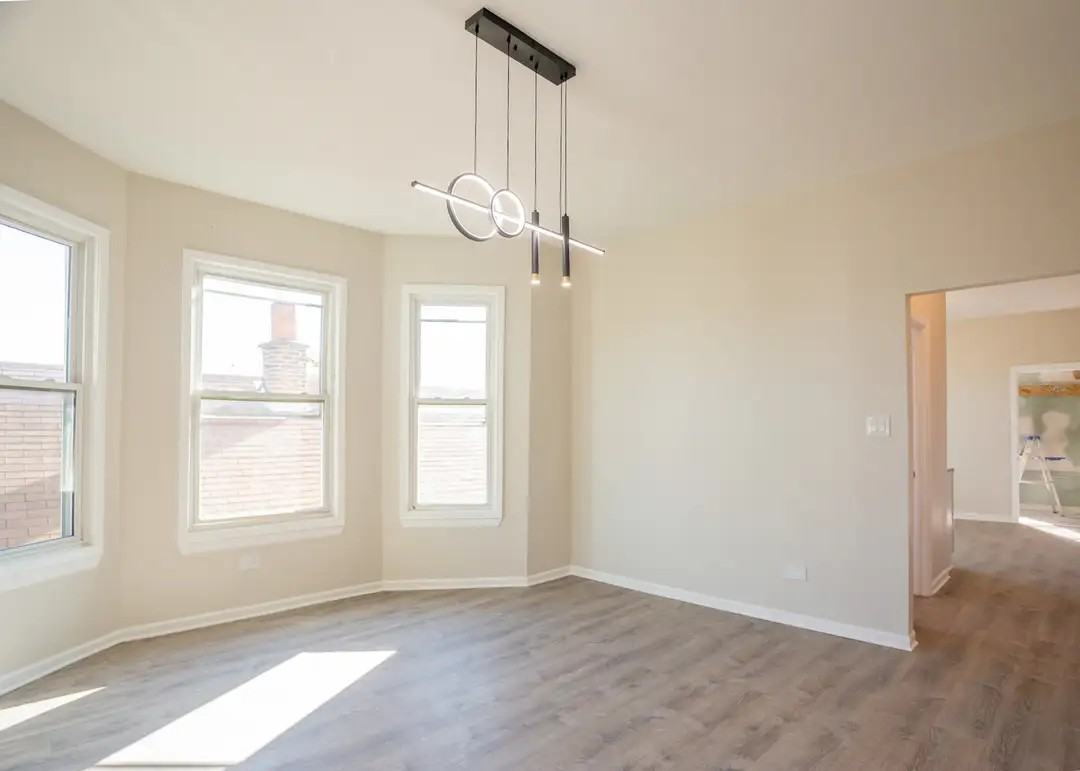 8622 S Wood St #1 - Photo 4 of 11