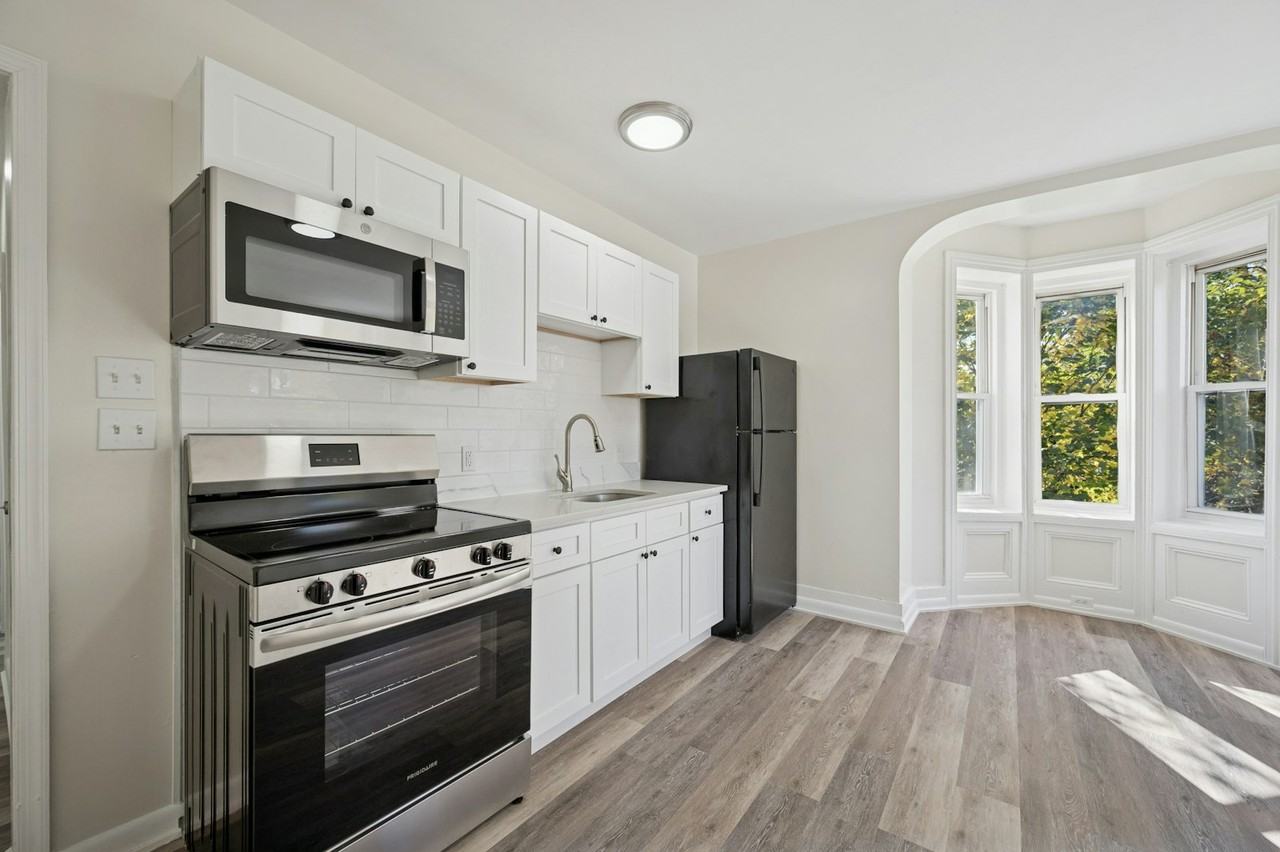 109 West Queen Lane, Unit 111 - 3R - Photo 2 of 13