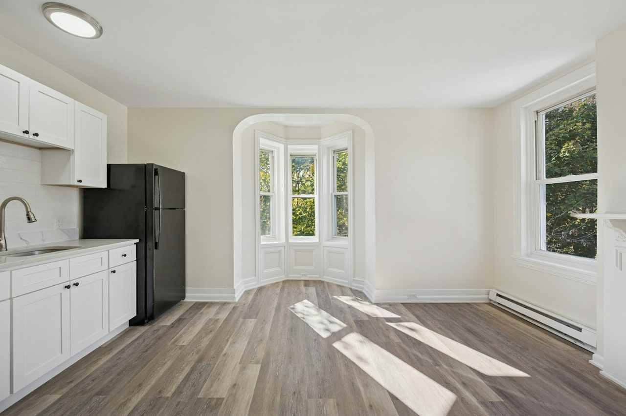 109 West Queen Lane, Unit 111 - 3R - Photo 4 of 13