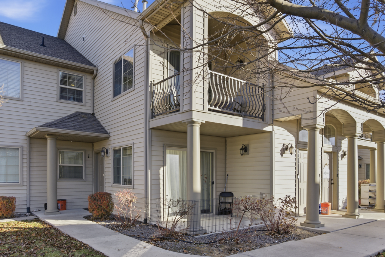 467 South 2550 West - Photo 2 of 12