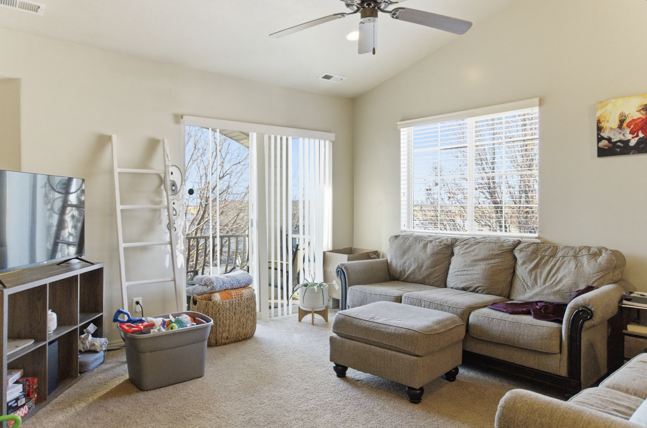 467 South 2550 West - Photo 3 of 12