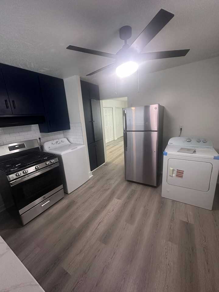 912 Orange Street, Unit H - Photo 2 of 11