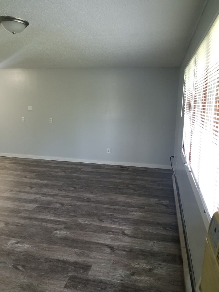 1112 Oakview Drive #9 - Photo 6 of 19