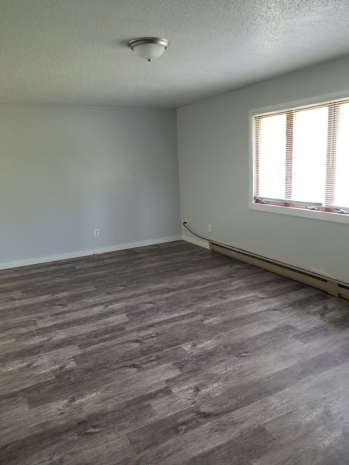 1112 Oakview Drive #9 - Photo 7 of 19