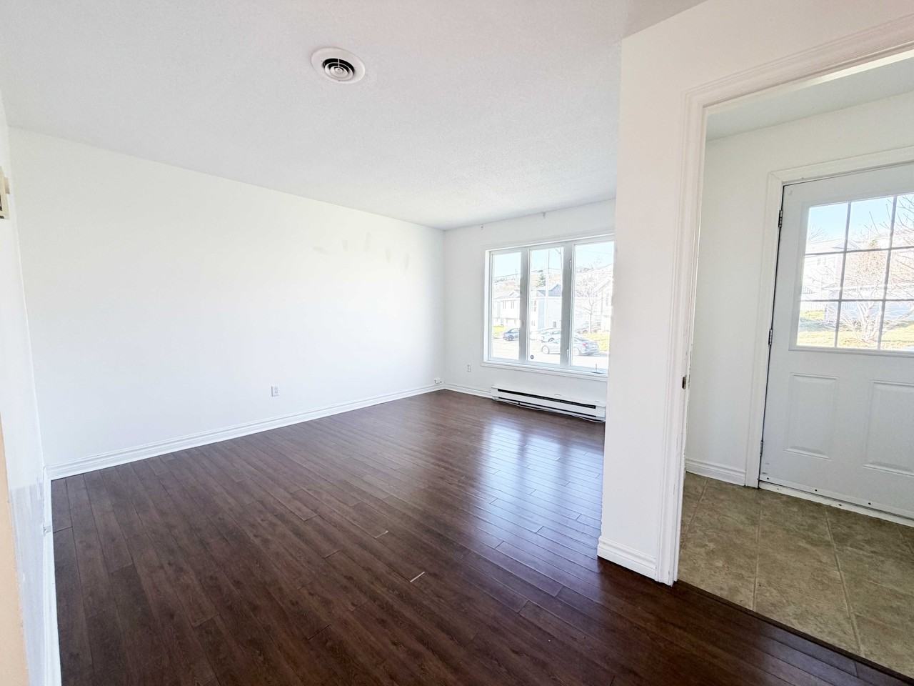 9 Edgecombe Dr #1 - Photo 3 of 10