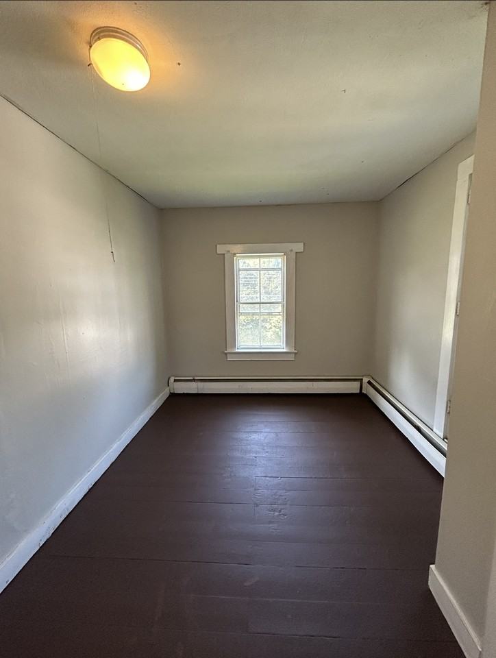 376 Salmon Brook Street - Photo 6 of 7