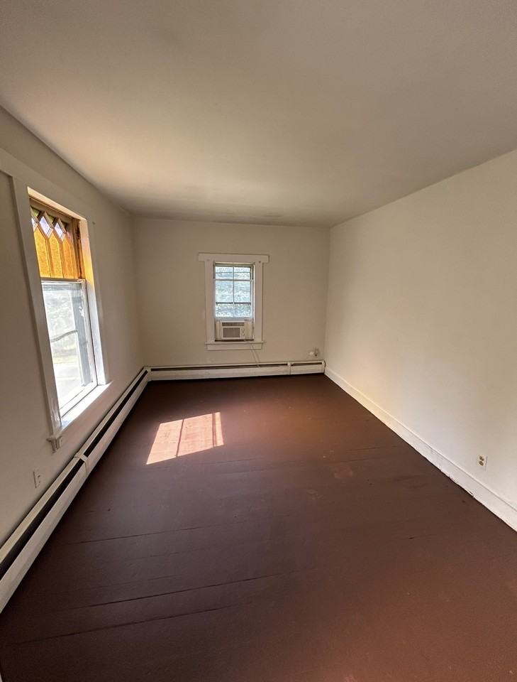 376 Salmon Brook Street - Photo 7 of 7