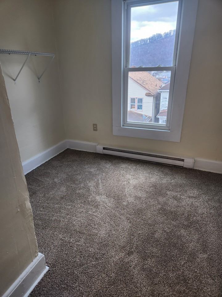 122 Spring Street, Apt B, Keyser WV 26726 - Photo 4 of 8