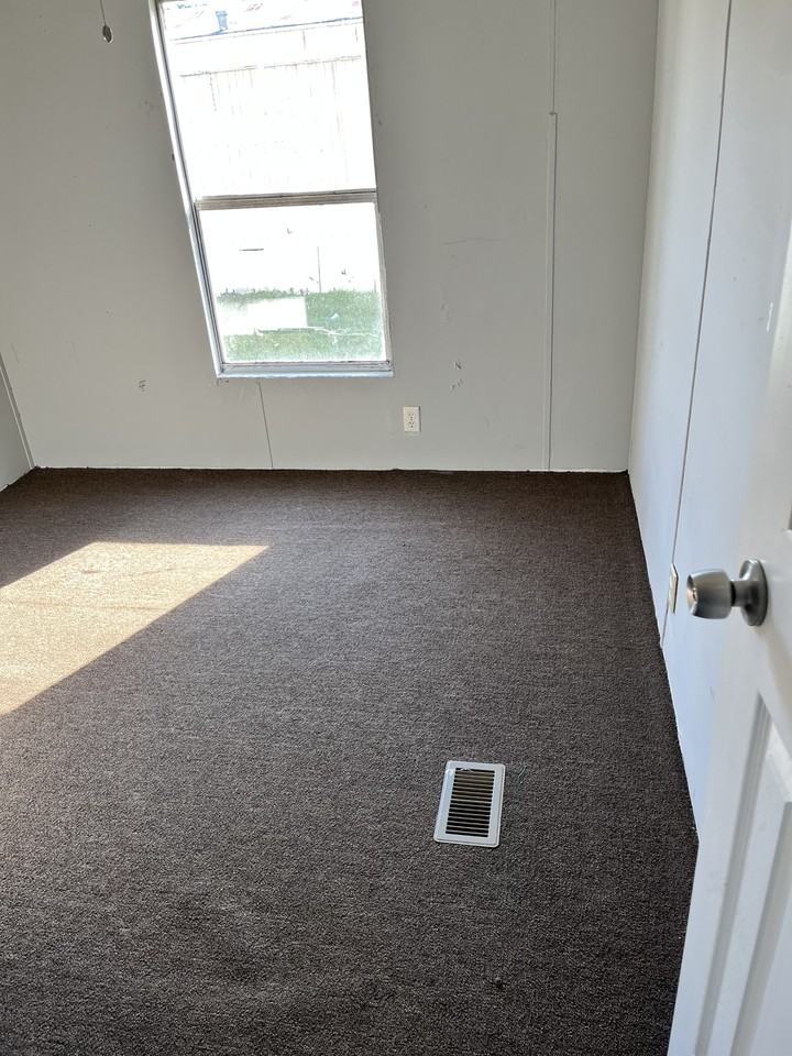 110 Deborah Dr #15 - Photo 6 of 12