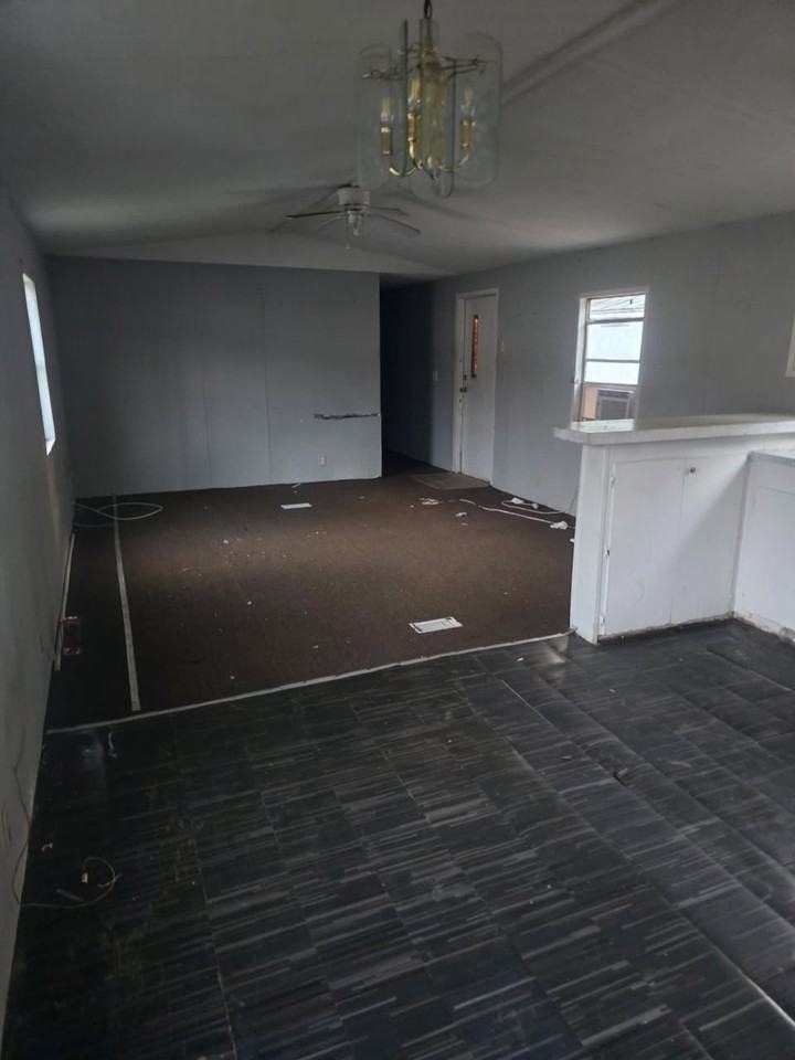 110 Deborah Dr #15 - Photo 4 of 12