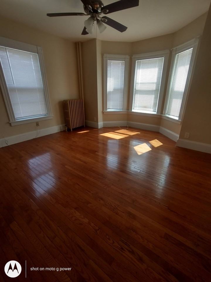 85 Lynnfield St #1 - Photo 3 of 10