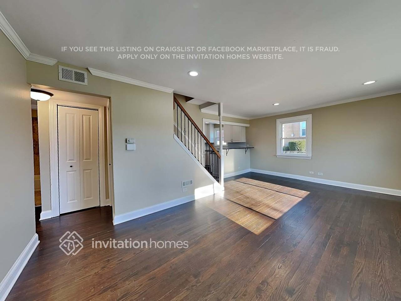 336 W Brookfield St - Photo 4 of 19