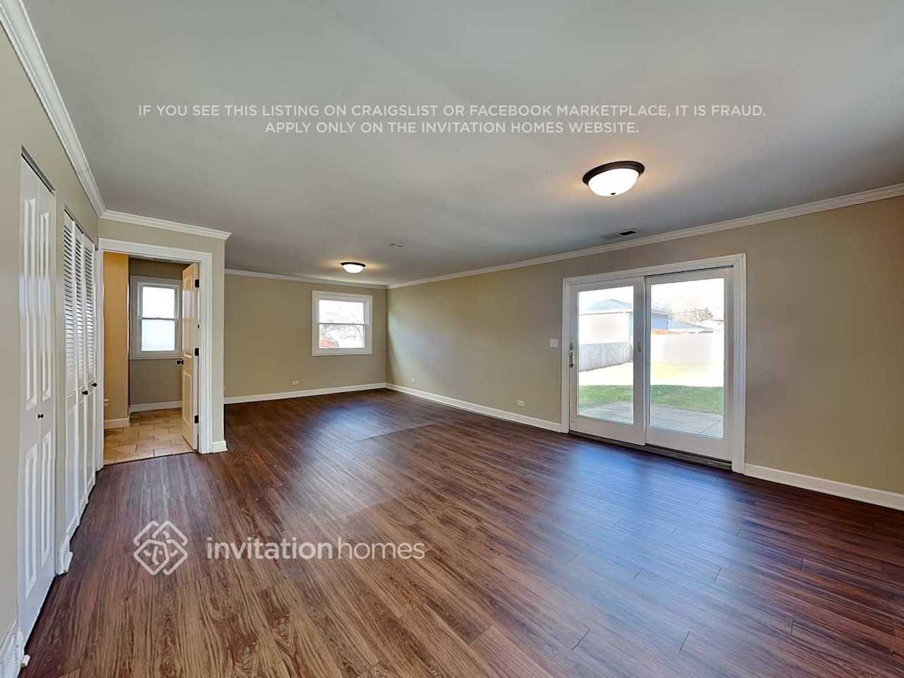 336 W Brookfield St - Photo 7 of 19