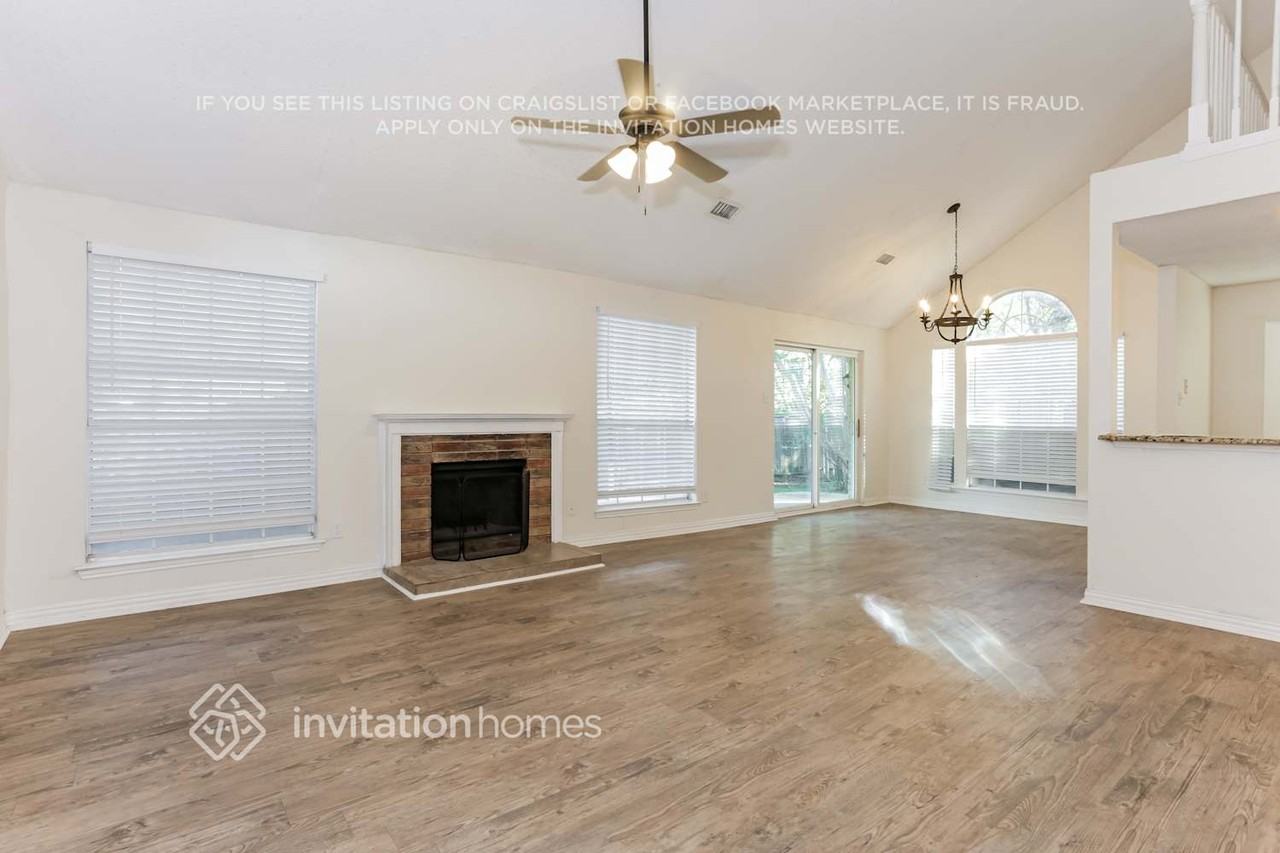 1010 Silver Spruce Dr - Photo 4 of 18