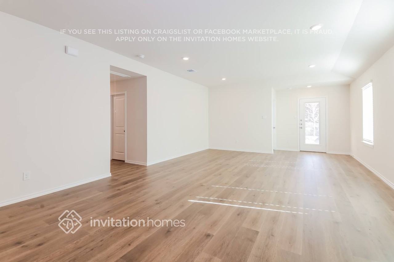 4105 River Rock Avenue - Photo 4 of 17