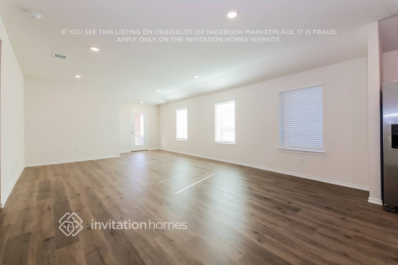 4105 River Rock Avenue - Photo 6 of 17