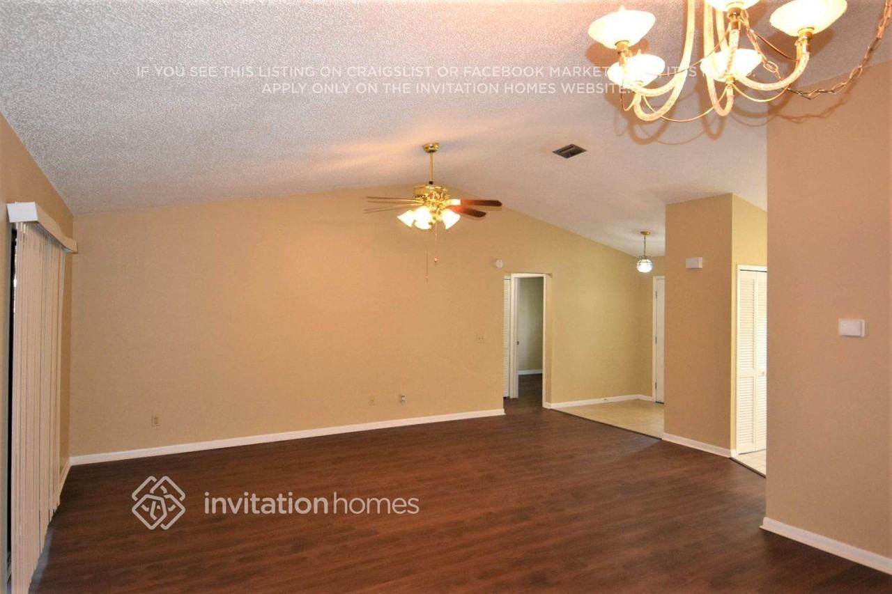 6524 Seafairer Dr - Photo 2 of 15