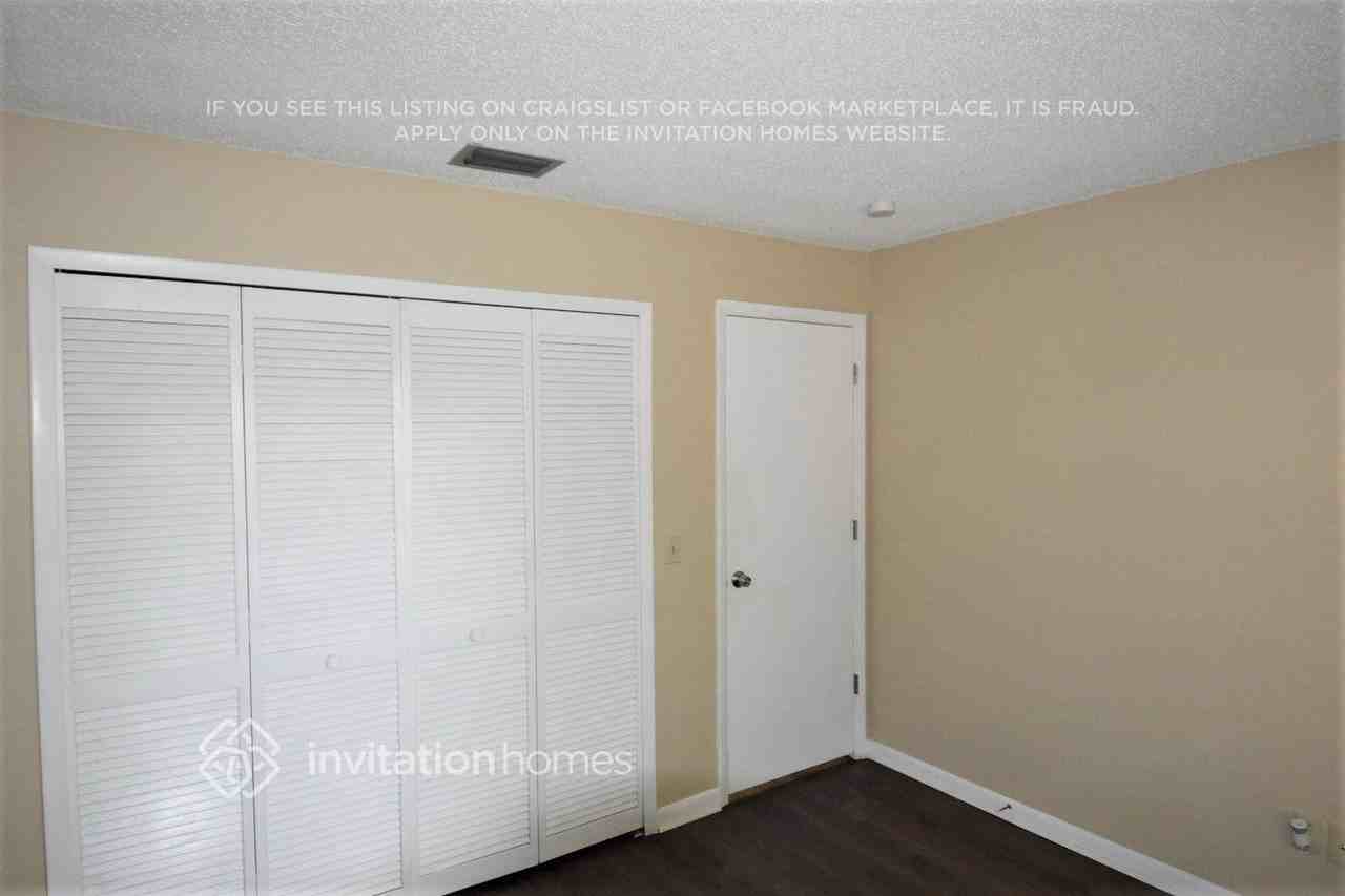 6524 Seafairer Dr - Photo 5 of 15