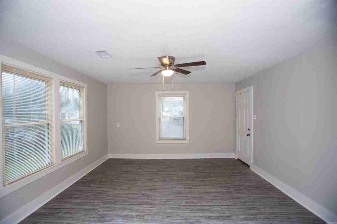 2015 Franklin St - Photo 2 of 15