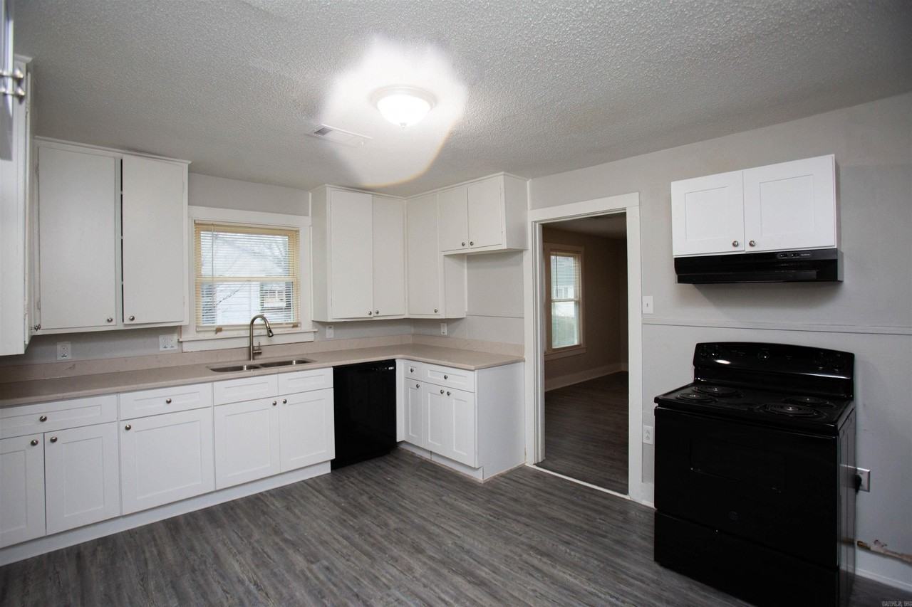 2015 Franklin St - Photo 5 of 15