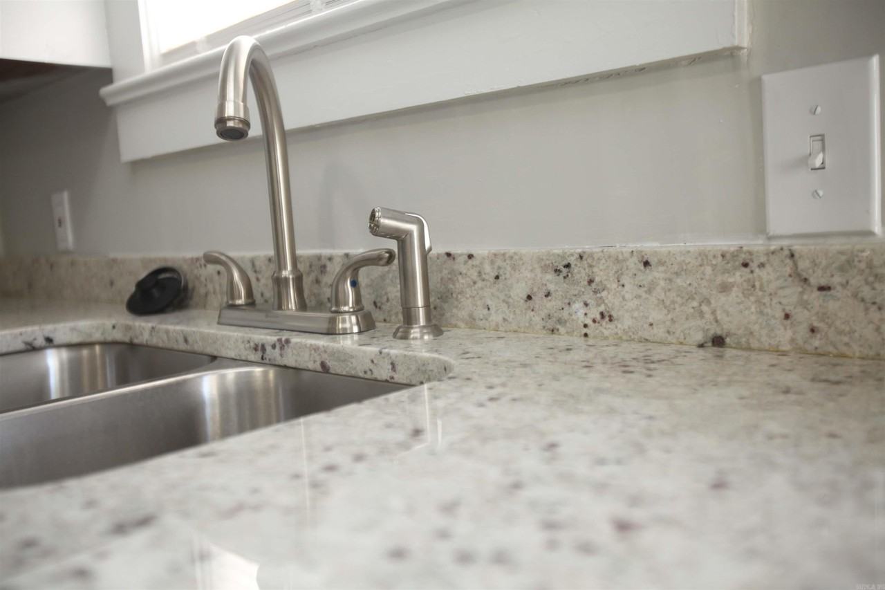 1814 Moss St - Photo 7 of 15