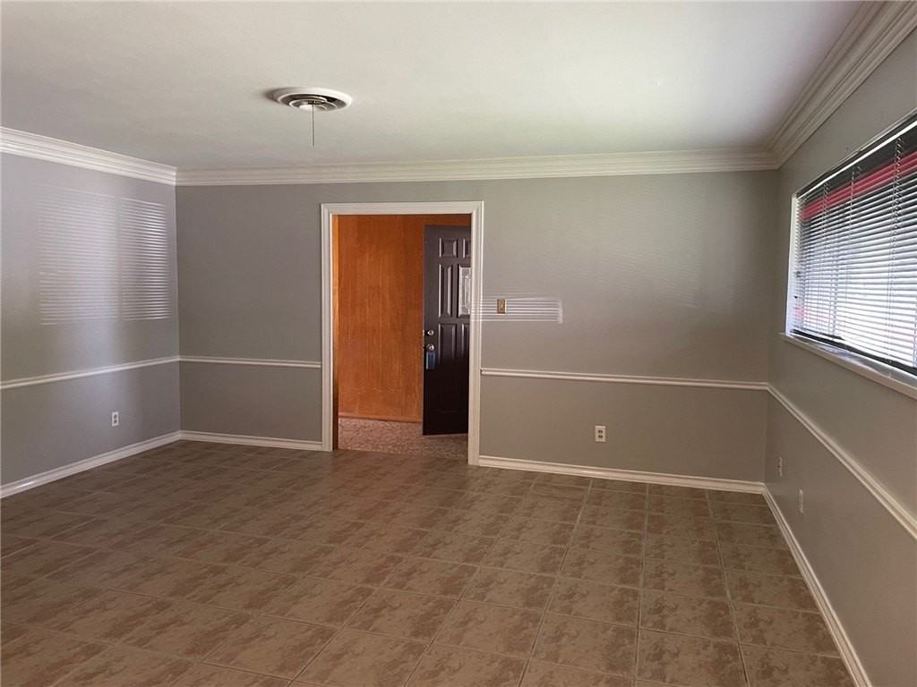 417 Montclair Dr - Photo 4 of 15