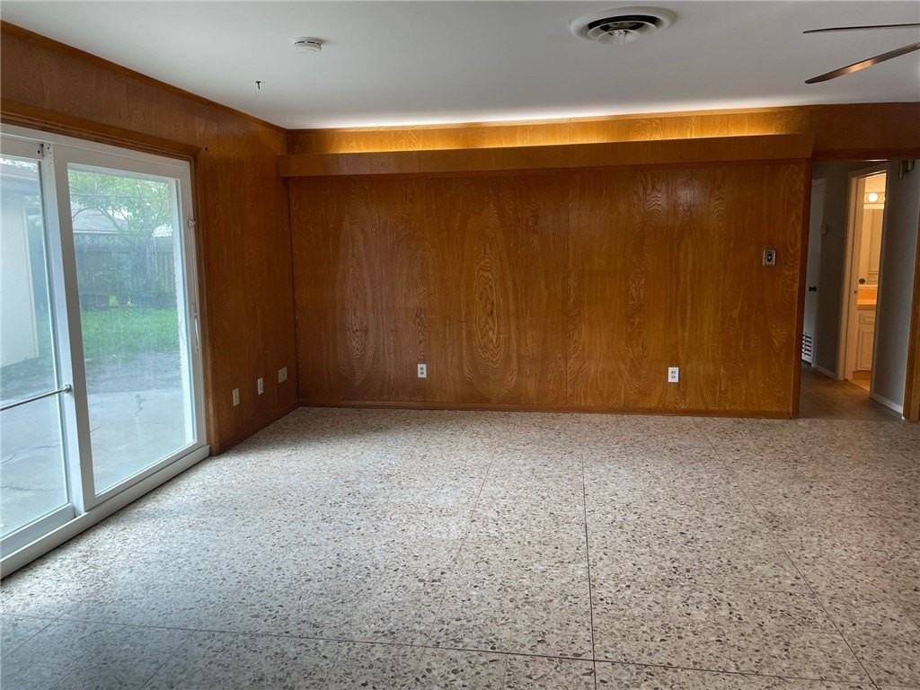 417 Montclair Dr - Photo 6 of 15