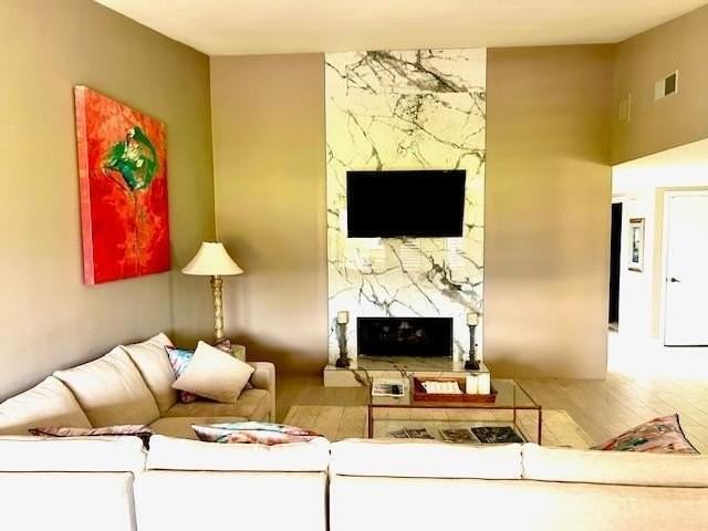 153 Camino Arroyo North - Photo 5 of 34