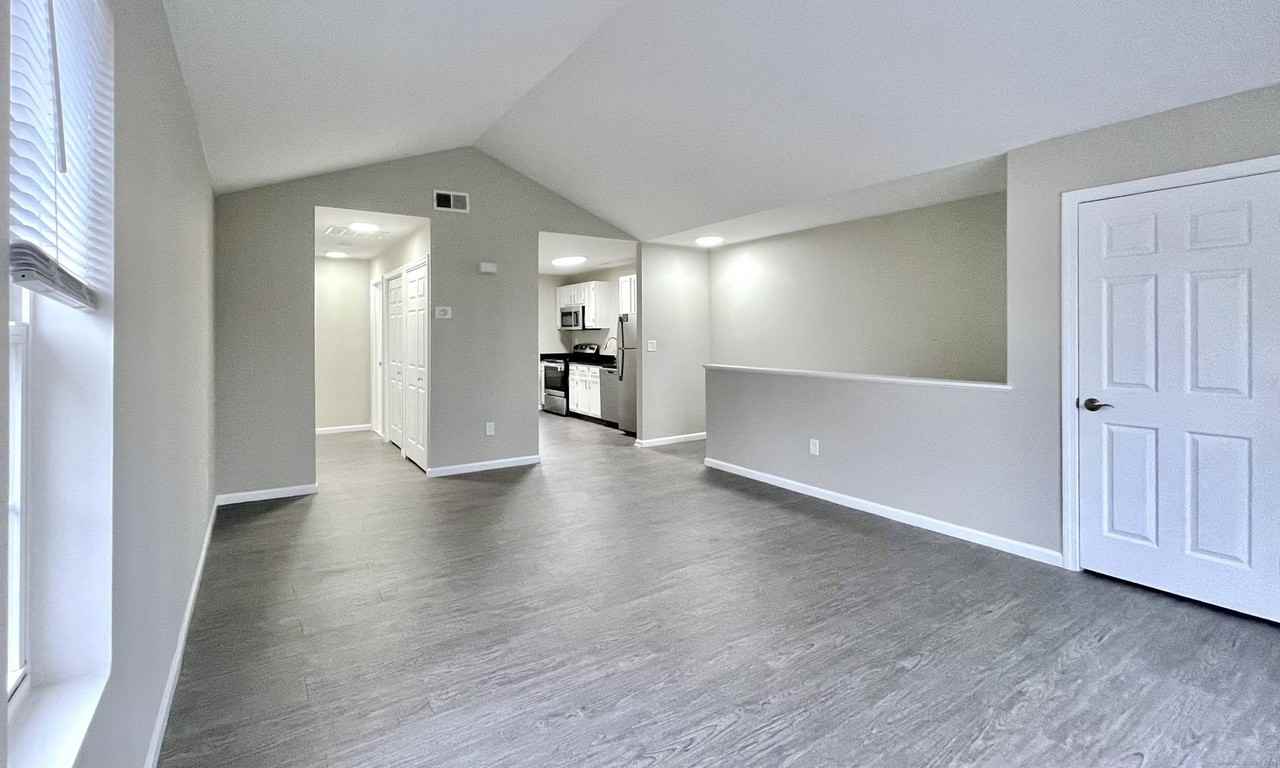 68 W Main St - Photo 4 of 15