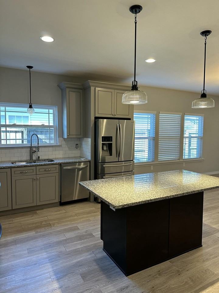 202 Spencer Place - Photo 3 of 23