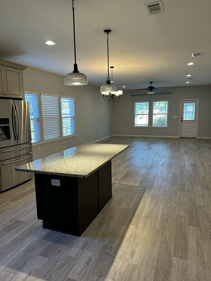 202 Spencer Place - Photo 4 of 23