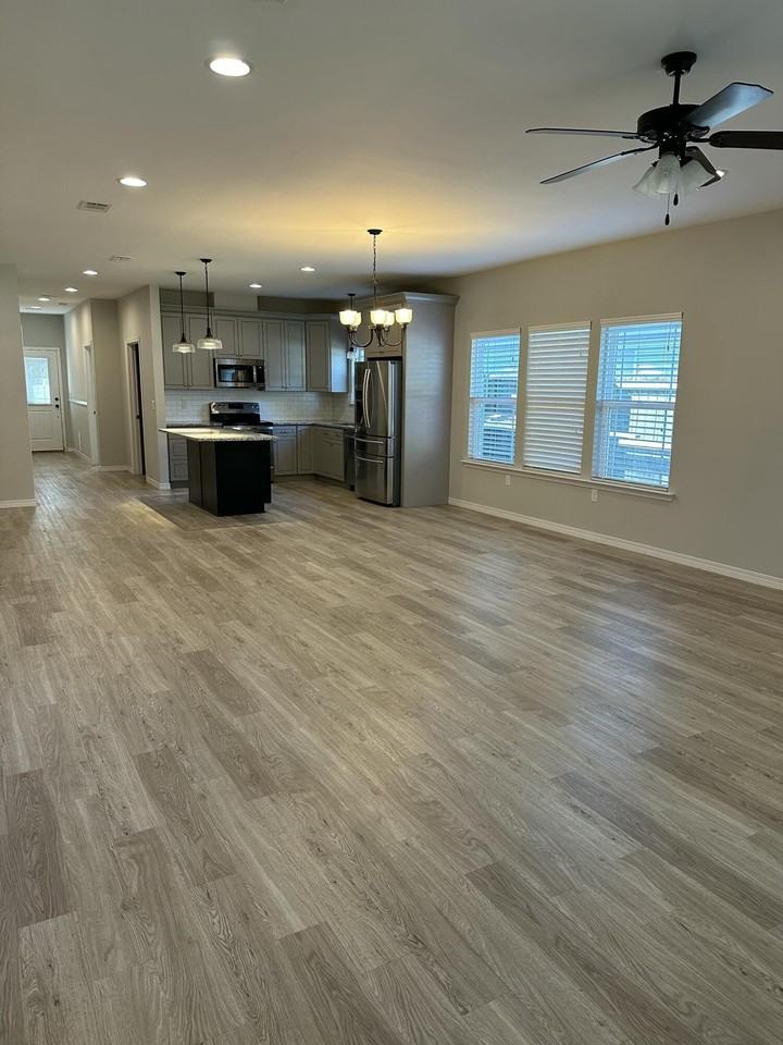 202 Spencer Place - Photo 5 of 23