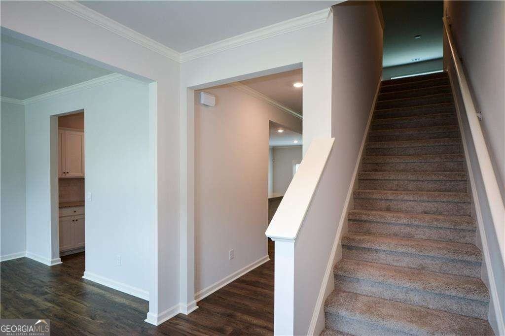 331 Belmount Drive - Photo 4 of 49