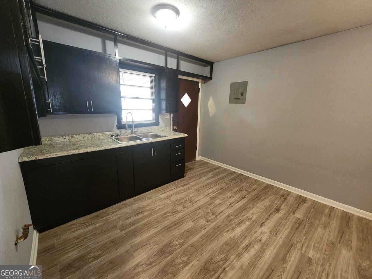 2639 Willow Street #B - Photo 5 of 12