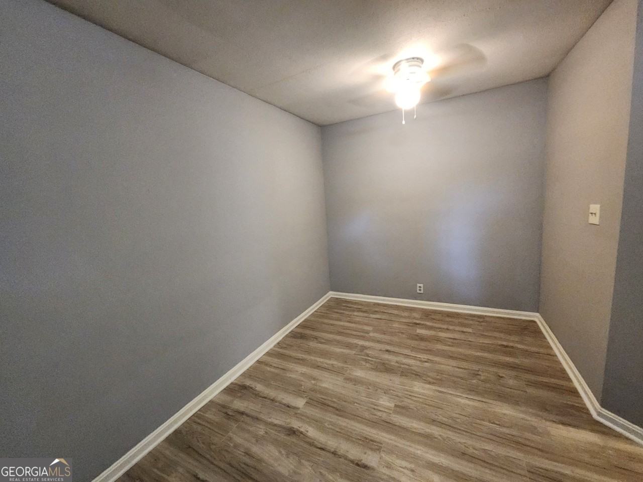 2639 Willow Street #B - Photo 6 of 12