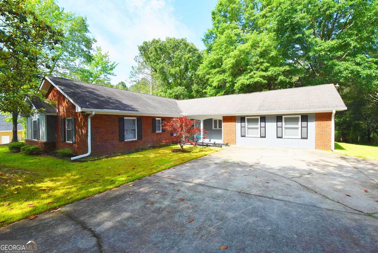 98 Woodvalley Dr - Photo 2 of 50