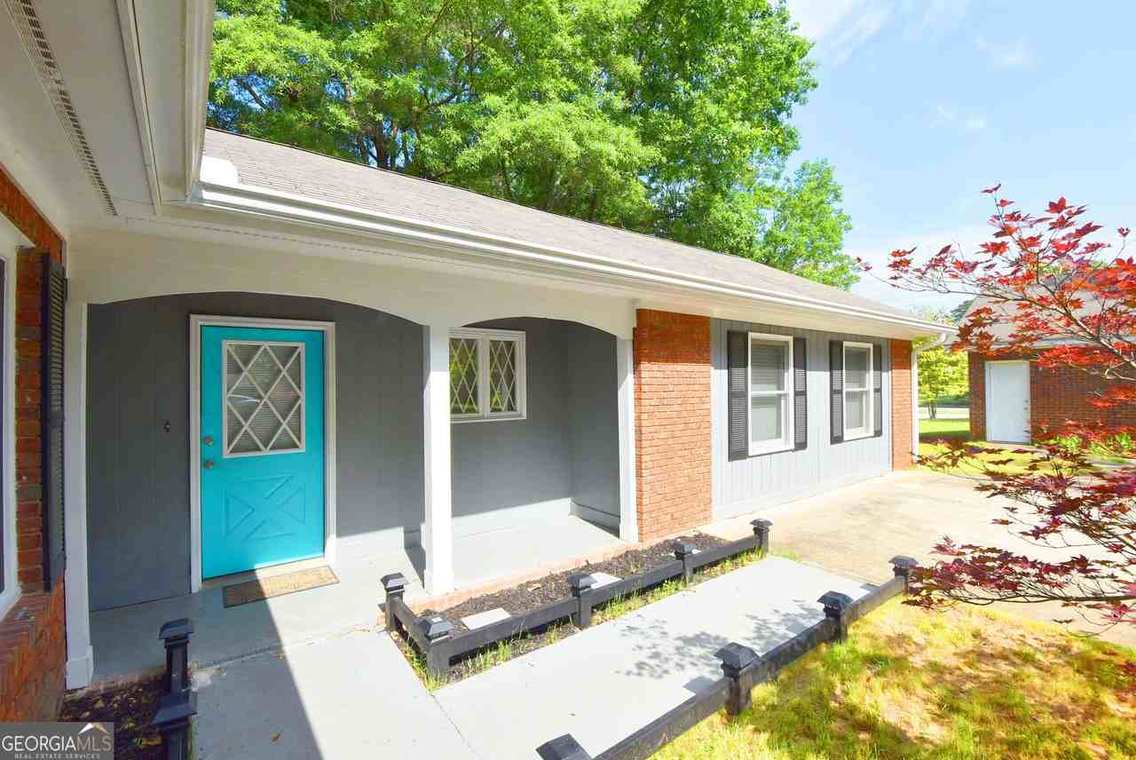 98 Woodvalley Dr - Photo 4 of 50