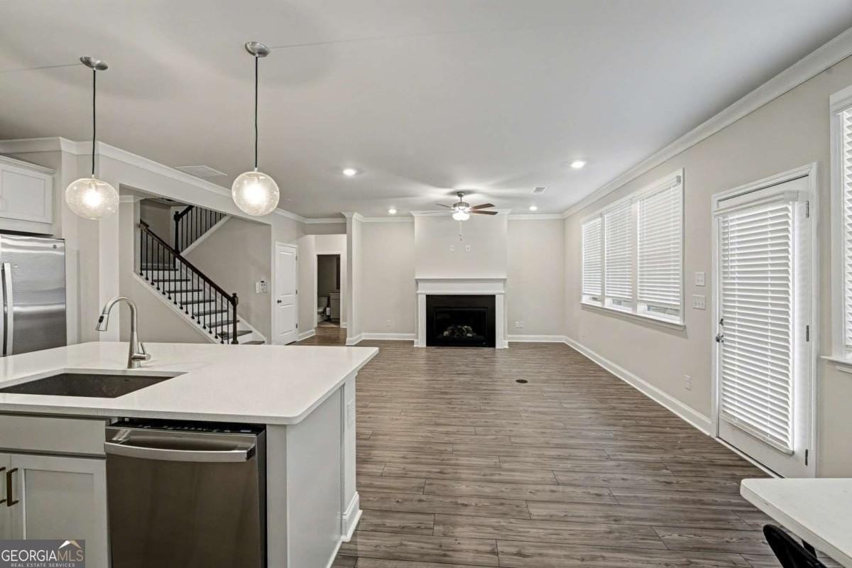 3068 Shirecrest Ln - Photo 6 of 40