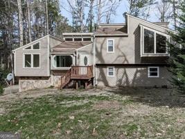 featured image of 1400 Boxwood Boulevard