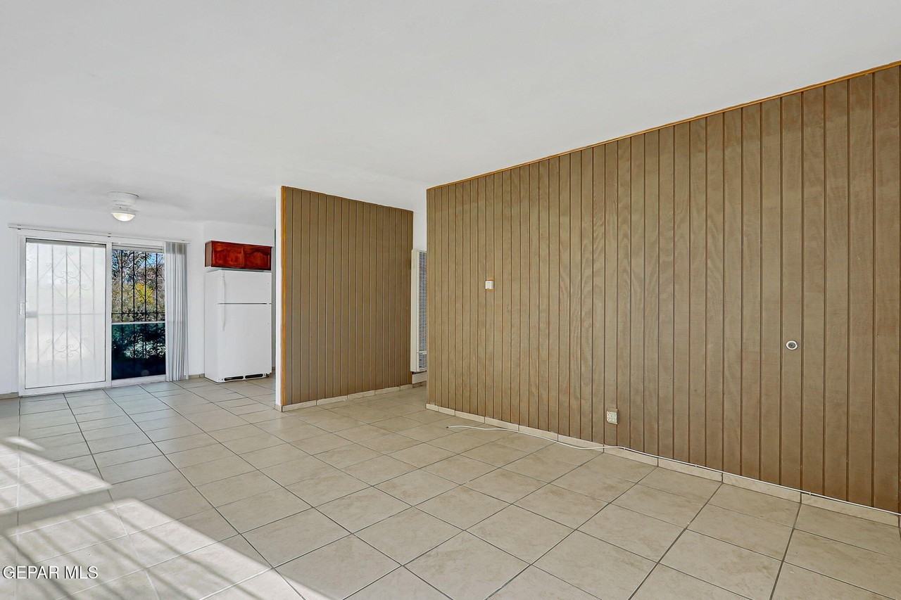 10068 Oakwood Dr - Photo 6 of 24