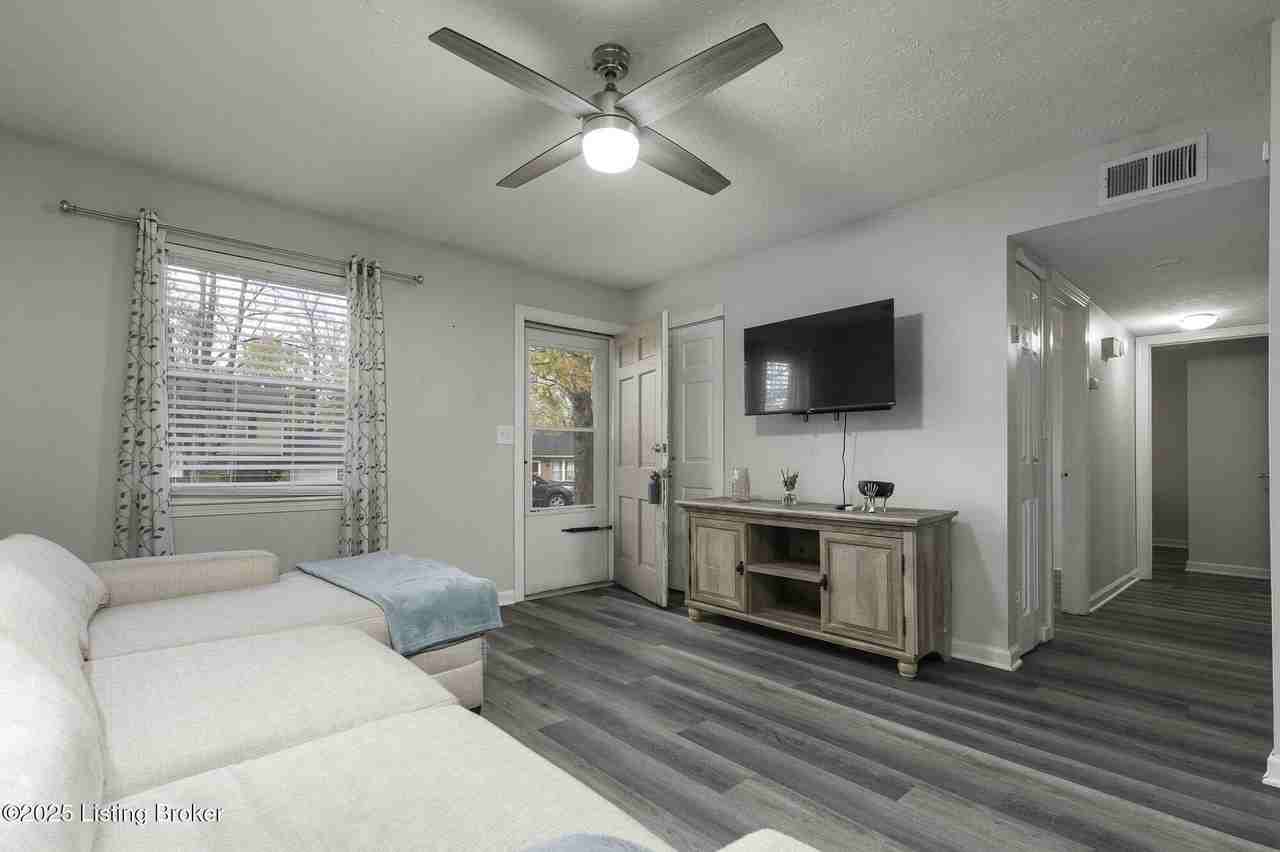 11502 Rock Bass Ct - Photo 3 of 35