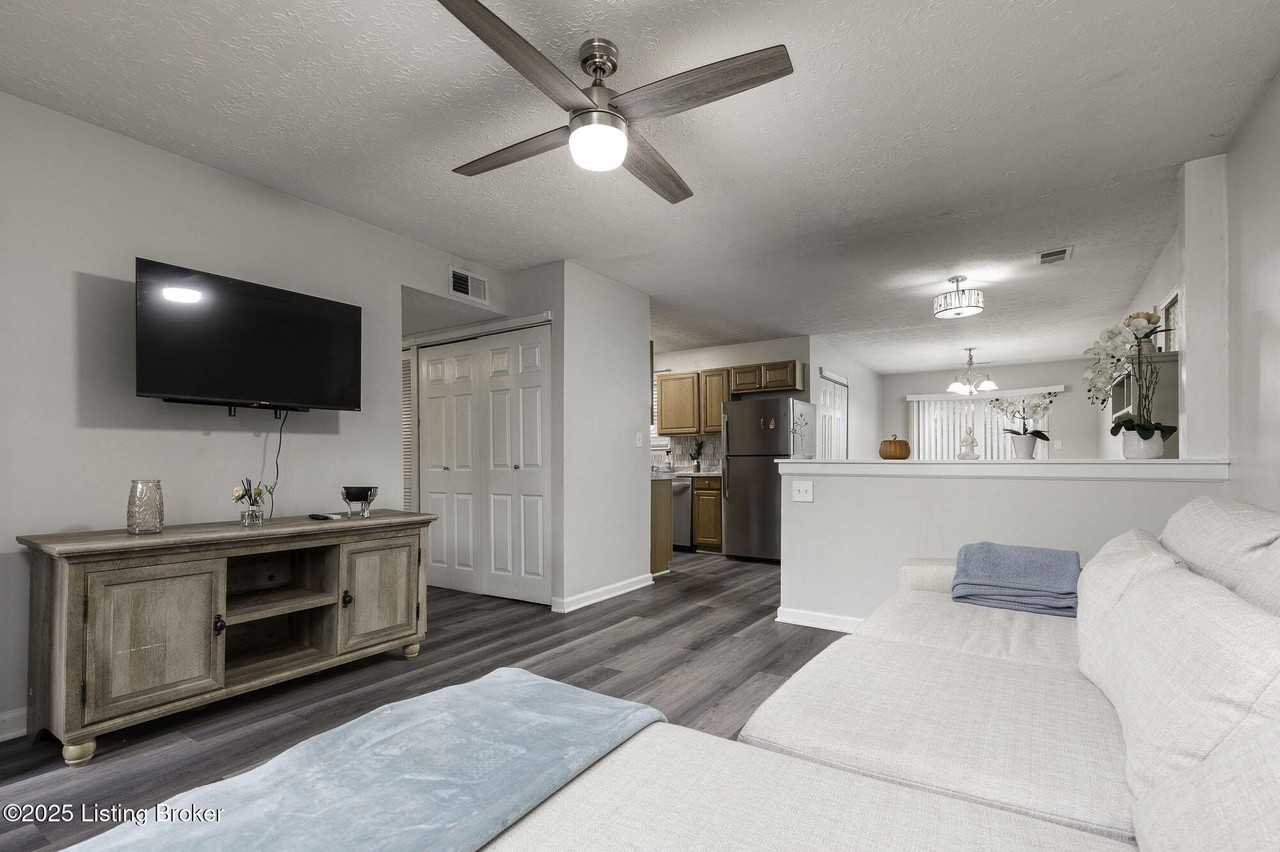 11502 Rock Bass Ct - Photo 4 of 35