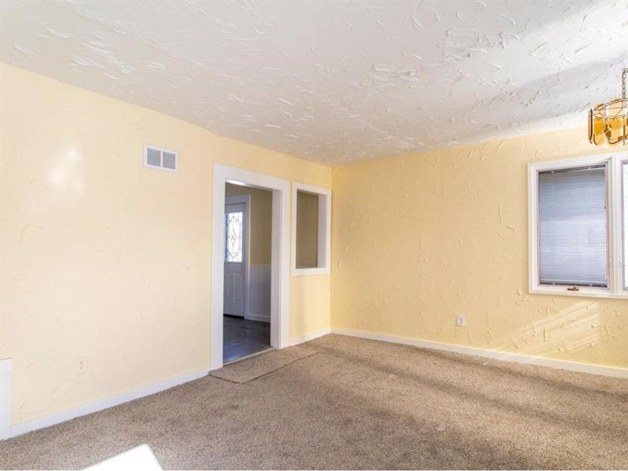 14411 Knox Ave - Photo 7 of 10