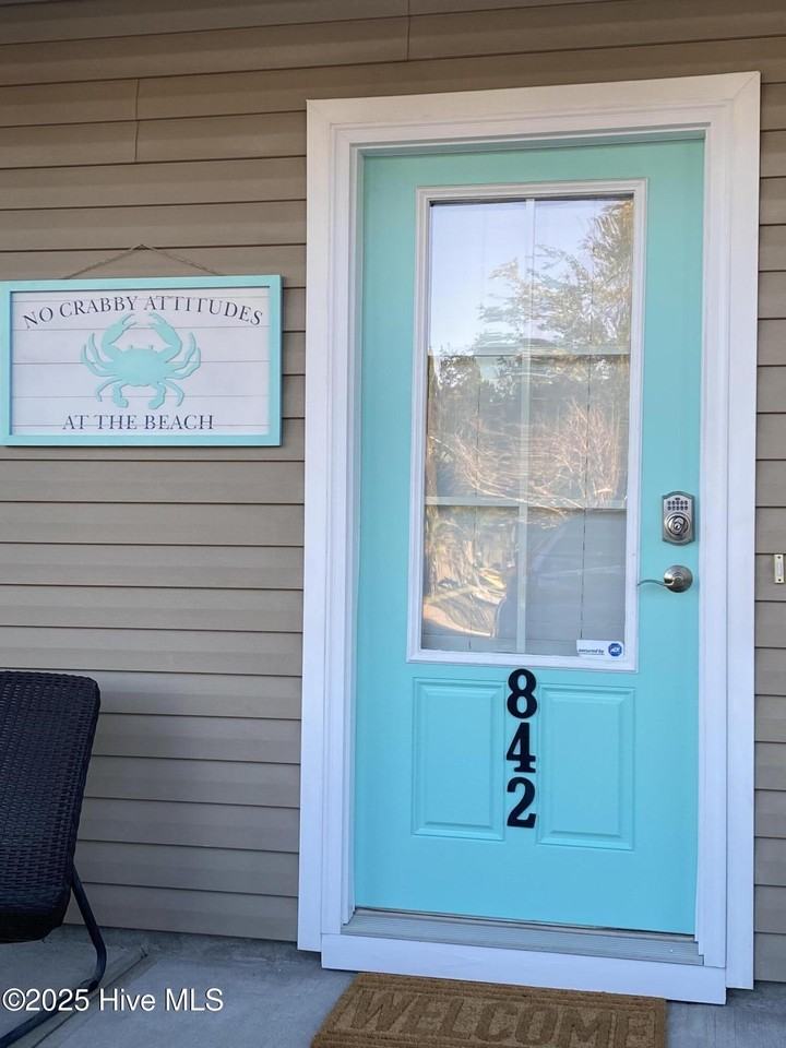 842 Kiawah Ln - Photo 2 of 46