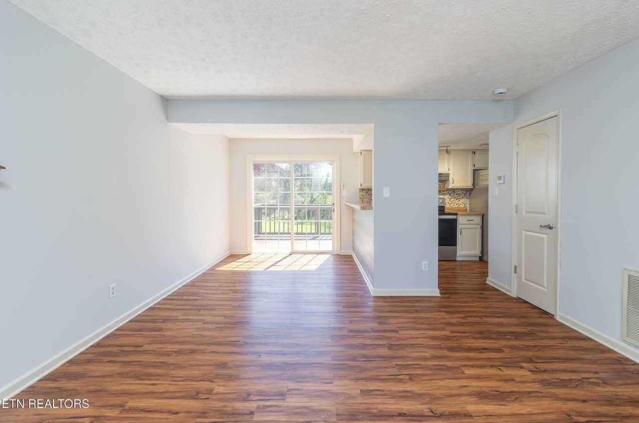 4400 Northgate Drive - Photo 7 of 40