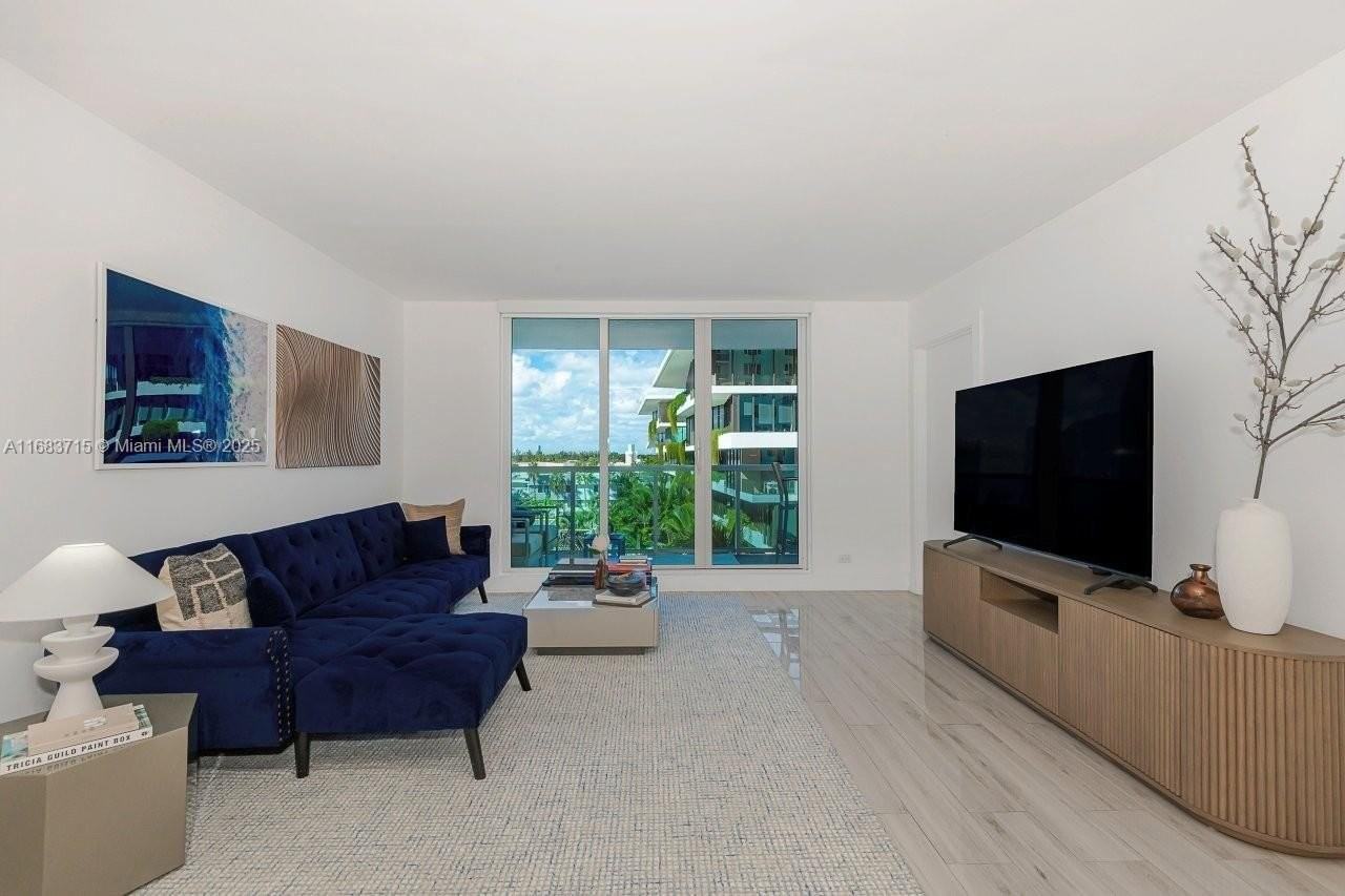 2301 Collins Ave #534 - Photo 4 of 38