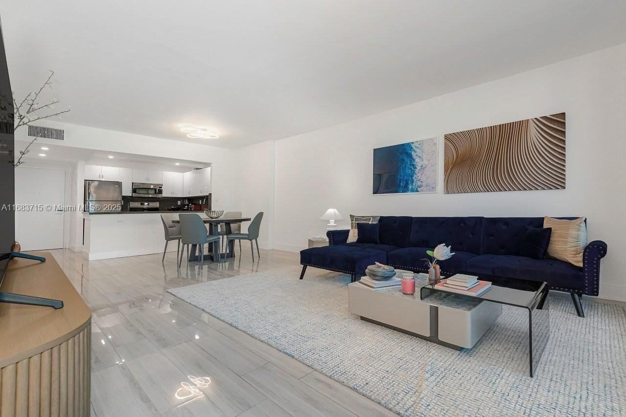 2301 Collins Ave #534 - Photo 7 of 38