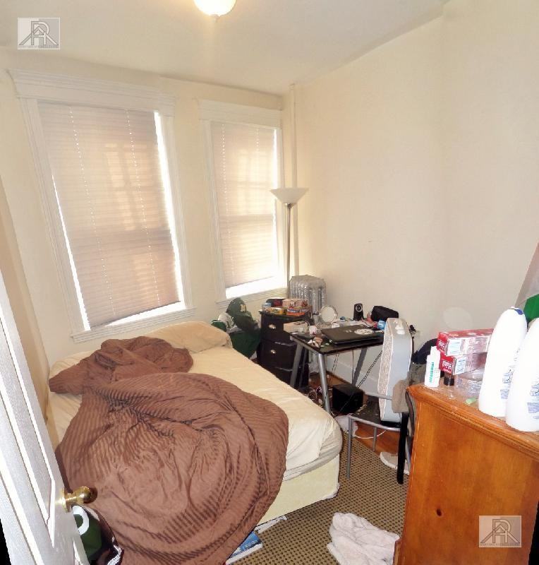 1866 Commonwealth Ave - Photo 4 of 7